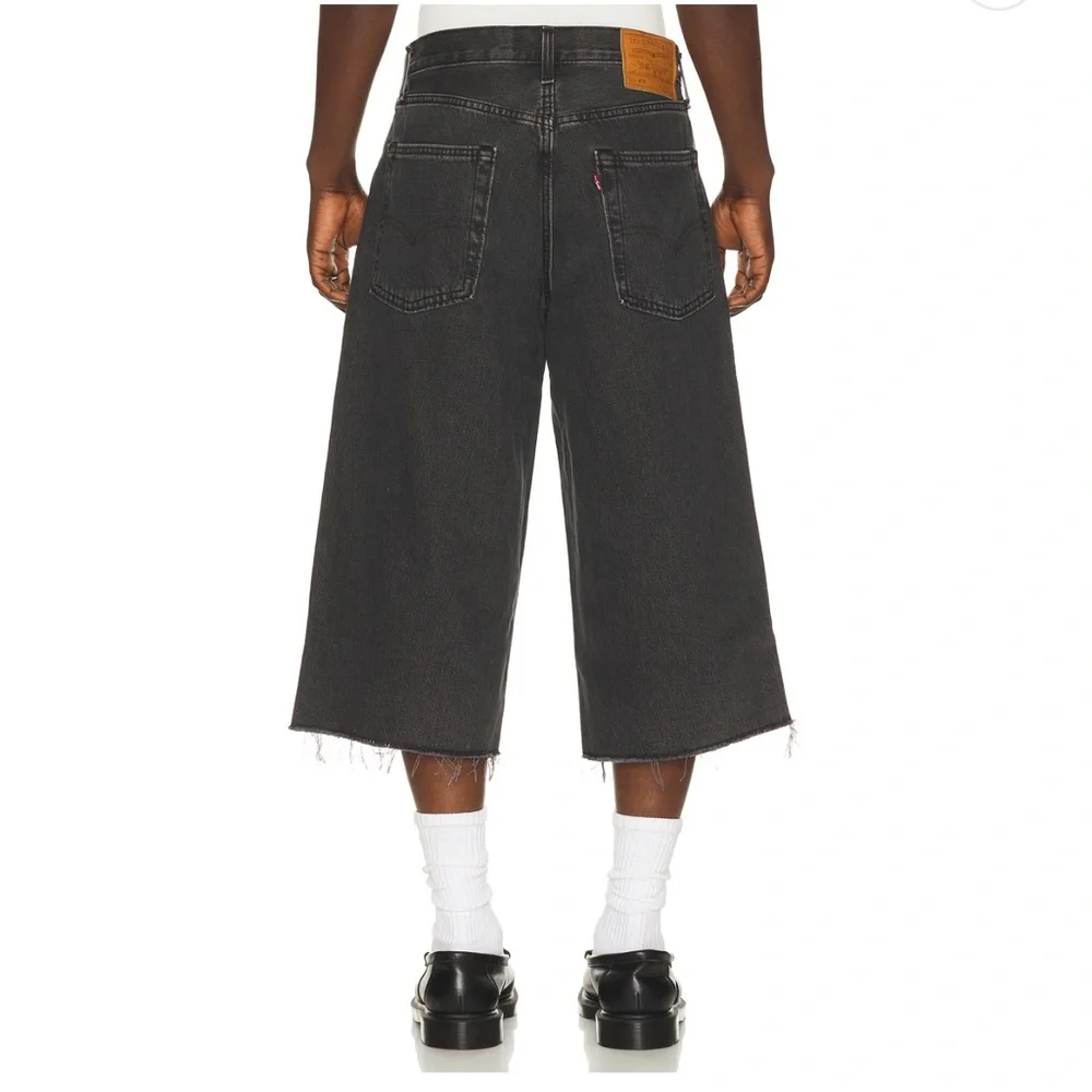 478 Baggy Capri Shorts in Just Business Size 32